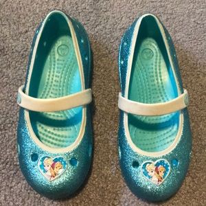 Frozen crocs - blue glitters.